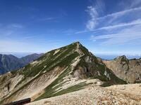 北アルプスの秋「唐松岳」登山で満喫したい絶景！  “八方池”リフレクション＆剱・立山・五竜… ズラリと見渡す大パノラマ「10月初旬・現地レポ」
