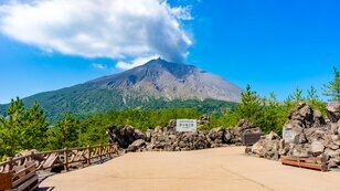世界有数の「火山大国」ニッポン！ 国内に13もある “ランクA” の火山とは？