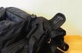 夏の “背中びしょびしょ” とサヨナラ！ 自転車通勤に快適すぎる、アウトドア仕様のワンショルダー万能バッグ「サイバトロン フロントバッグ」レポ！の画像018