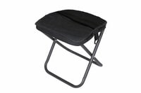 サコッシュ並みの気軽さ！  肩掛けできる超軽量チェア「ショルダー型ポケット付折りたたみチェア」なら、どこでも移動＆パッとひと休み！