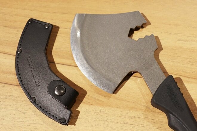 【ショップ店員に聞く！ イチ推しアウトドアギア】焚き火は「薪割り」も楽しく！  見た目も面白い特徴的な「斧&クサビ」〈アルペントーキョー vol.17〉の画像004