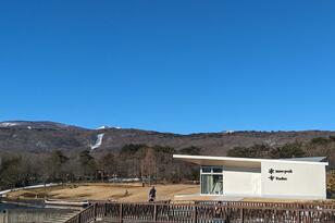 絶景「スノーピーク白河高原キャンプフィールド」温泉入り放題＆ワンコ設備充実「キャンプレポ」“居心地良すぎ”でオーダーしたものとは！？