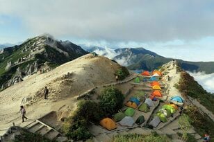 今こそ行きたい！  北アルプスの名峰6座 【第3回】白い花崗岩で覆われた「燕岳」山頂はまるでビーチ！？  燕山荘からの美しい朝日は必見の価値あり！