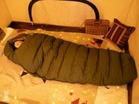 春キャンプ「暑くて寒い」夜も「ジッパー＆ドローコード」調整で快適！ “ふわポカで厚手”シュラフ【DOD「スーパータラコデラックス」】