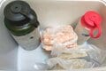 ニッポンの酷暑で大活躍！「100円ショップ」でも手に入る「トライタンボトル」の「賢すぎる使い方」とは？の画像002