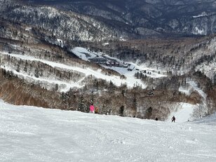 “温泉＆春スキー”  リーズナブルに泊まって陽気のなかでスキーをエンジョイ！ 【定山渓温泉】 2025年・北海道