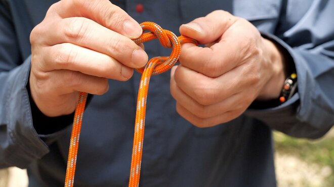 【じつは簡単です】テントやタープ設営時に便利なロープワーク「トラッカーズヒッチ」を覚えよう【低山小道具＆技術研究所 vol.14】の画像008