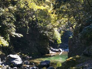 知る人ぞ知る！ 京都「紅葉名所」鉄板エリアでも穴場「三尾の古刹」へ！ しずかな絶景「錦雲渓」ハイキングレポ