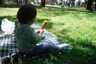 意外と知らない！ 公園「芝生のルール」レジャーシートNG・ペグ打ち禁止も…「ミニデイキャンプ＆ピクニック」3つのケース