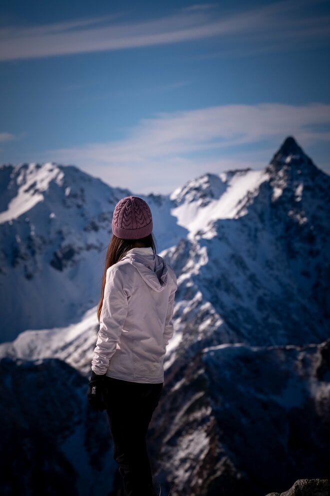 【ハイカー女子の一杯】初冬の常念岳登山 「ペットボトル一本分の重さの三脚！」 わたしが雪山で ”立ち止まる理由”  2025年の画像008