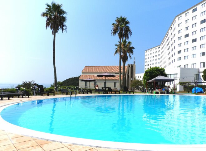 【和歌山県】太平洋を望む絶景のロケーションと黒湯の露天風呂で癒やされ、和歌山の山海の幸が並ぶ豪華ビュッフェに大満足。映え＆神秘のパワースポット満載な和歌山の旅【グランドメルキュール和歌山みなべリゾート＆スパ 体験レポート】の画像015