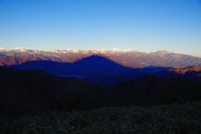 「12月は恒例行事で締めくくり」ダイヤモンド富士と過ごすクリスマス＆初日の出＜竜ヶ岳＞【月めくりの低山カレンダー #12】の画像003