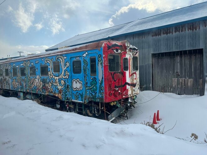 「列車の中でスルメを焼く！？」 津軽鉄道【ストーブ列車】旅！「5階建てビルの高さのねぷたが練り歩く街」五所川原【立佞武多】の大迫力 “現地レポ”の画像017