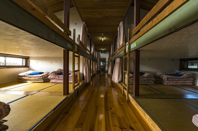 白馬連峰の稜線に建つ天空の山小屋「天狗山荘」 “360度の絶景” と “高山植物の希少種ウルップソウ”  自慢の「天狗鍋」も堪能【長野県白馬村】の画像013