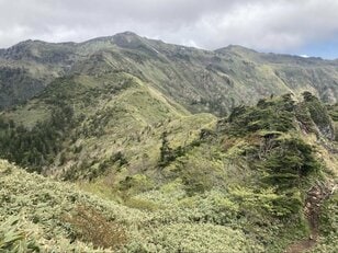 絶景の稜線！  日本百名山「武尊山」鎖場あり・7時間超ルート「武尊神社」から「剣ヶ峰山」経由で周回「登山レポ」【群馬県利根郡】