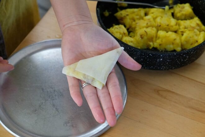 ビールがすすむ！＜春巻きの皮＞で作るスパイスおつまみ「サモサ風春巻き」【季節の外ごはん vol.67】の画像009