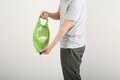 水を入れて“シャカシャカ”振るだけ！ アウトドアでも洗濯ができる、その名も「シャカシャカウォッシュバッグ」【AWAT】の画像004