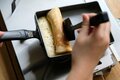＜材料は4つだけ！＞「卵焼き器×ホットケーキミックス」で“簡単アメリカンドッグ”を作ろう【季節の外ごはん vol.42】の画像001