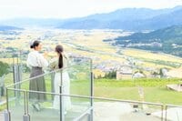 東京から最短90分！ 世界最新鋭のゴンドラで行く！ 新潟の新しい展望スポット「ザ・ヴェランダ石打丸山」で味わう“絶景と美食”