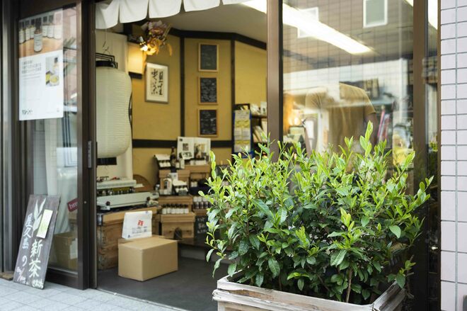 「八十八夜」まであと10日！「今年最初のお茶」という新鮮味を感じる日本の素敵な文化。それはワインのボジョレーヌーボーの解禁に似ている？【フランス人茶商の茶国漫遊記 vol.03「新茶の息吹に誘われて〜狭山茶」埼玉県日高市】の画像001
