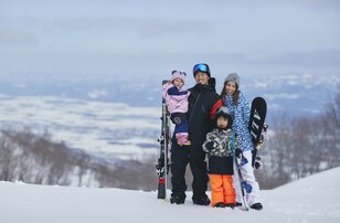 春休み  お得に滑れる「アライマウンテンリゾート」  特典付きの3つの “春スキーキャンペーン” を実施中！【新潟県妙高市】