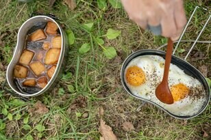 エバニューが提案する新しい変形フライパン『パンタパス ハンゴウ』 パックに収まりやすく「焼く・煮る・茹でる」ができるすぐれモノ