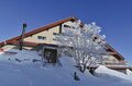 【非日常世界！ ゲレンデのど真ん中に泊まる】憧れの北アルプスの山上で朝を迎える「八方池山荘」長野県・八方尾根スキー場の画像003