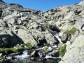 雪を頂くモンテ・ローザ山脈の絶景を望み「白い湖」と「暗い湖」をめぐる！ 「アヴィック山自然公園」の登山道（後編）【ブーツの国の街角で vol.29】の画像008