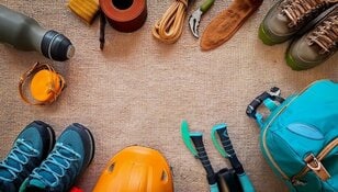 登山の持ち物リスト｜日帰りの山登りで揃えたい装備や便利グッズ
