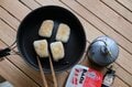 レンジや湯煎なしでもOK！？「パックごはん」お手軽キャンプ活用術【季節の外ごはん vol.20】の画像001