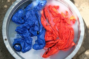 【アウトドア豆知識】驚くほど汚れが出てきます！ 梅雨入り前に済ませておきたい「ダウン製品のセルフケア方法」