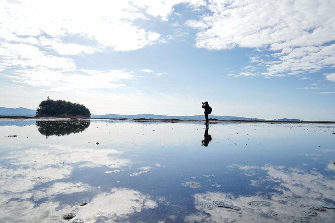 【和歌山県】太平洋を望む絶景のロケーションと黒湯の露天風呂で癒やされ、和歌山の山海の幸が並ぶ豪華ビュッフェに大満足。映え＆神秘のパワースポット満載な和歌山の旅【グランドメルキュール和歌山みなべリゾート＆スパ 体験レポート】の画像020
