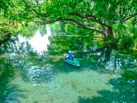 コンパクトな川に魅力がギュッ！「夏でも下れる」湧水の世界＜万水川＆犀川 前編＞【ユーコンカワイの股旅リバログ vol.10】