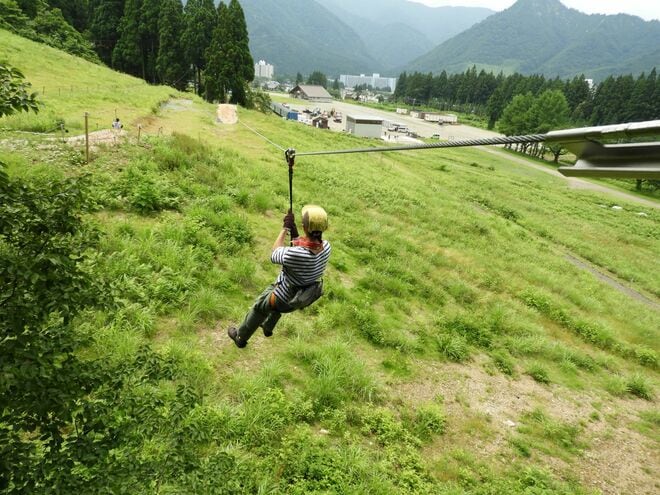 【新潟県】高原リゾートで「夏アクティビティ」三昧！  フォレストアドベンチャーやカヤックで自然を満喫＆ドームテントで優雅なグランピングを体験！～冒険と癒しの旅～の画像005