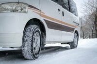 悩ましい冬のバン用タイヤ選びは “ビジネスタイヤ” が最適解！？  グッドイヤーの新定番「アイスナビ カーゴ」に300km乗ってわかった商用スタッドレスの満足度