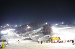 北海道「札幌駅から片道1時間以内」のスキー場3選！　日帰り＆ファミリーはもちろん、旅行や仕事終わりに “サッとひと滑り” で立ち寄りOK！
