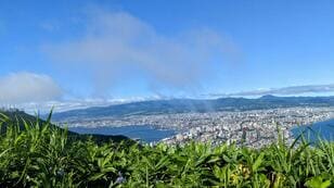 夜景スポット「函館山」 実は「昼が穴場」絶景・1時間ハイキングコース「現地レポ」！  まるで空中遺跡「千畳敷」遺構＆「立待岬」の大展望！