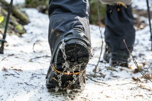 スノーハイクはもちろん、急な降雪でも安心！ エバニューのチェーンスパイク「U.Lチェーンクリート」と「フルチェーンクリート」が仕様アップデート！