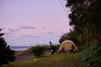 【連休でも空いている】東京から行ける「島キャンプ」 渋滞知らずの三宅島・大久保浜【絶景キャンプ場ガイド-言葉を失うほどの風景に会いに行こう- vol.40】