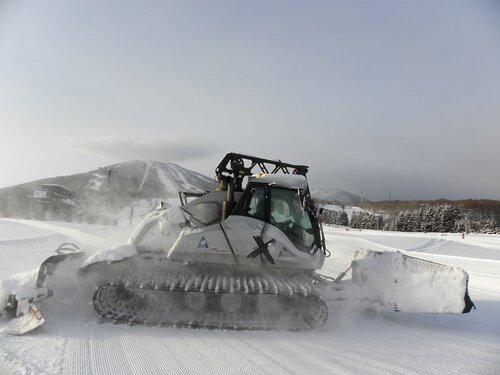 スキー場マニアへの道」 ～雪上車の巻～ 雪の上で u201c働くクルマ 