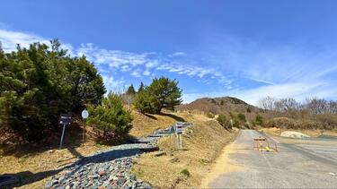 山頂エリアまでアクセス抜群「茶臼山」＆5月は芝桜の絶景が待つ「萩
