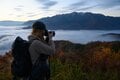 【日本百名山】「この時期だけの絶景！」雪化粧した“越後駒ヶ岳”と素晴らしい紅葉のコントラスト＆圧巻の“枝折峠”の滝雲《新潟県》2023年の画像009