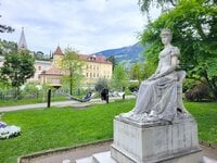 自然の息吹きに浸れる街歩き北イタリアの小さな山の街「メラーノ」【ブーツの国の街角で vol.39】