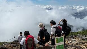 あの日から10年が経過、いまも噴火の跡が残る信仰の山「御嶽山」2022年 黒沢口から、2024年 王滝口から「登山レポ」 変化した「二ノ池」の色とは？