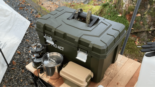 シンデレラフィット！  クッカーケースに転用できる「コスパ最高」「使い勝手完璧」アウトドアにまさかの最適だった「ホームセンター」アイテムとは？