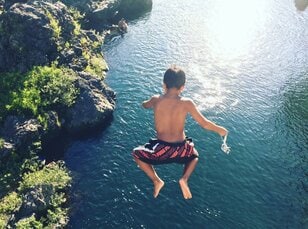 “川ガキ飛び込む水の音” 清流と名水の城下町「郡上八幡」へ＜亀尾島川 後編＞【ユーコンカワイの股旅リバログ vol.36】