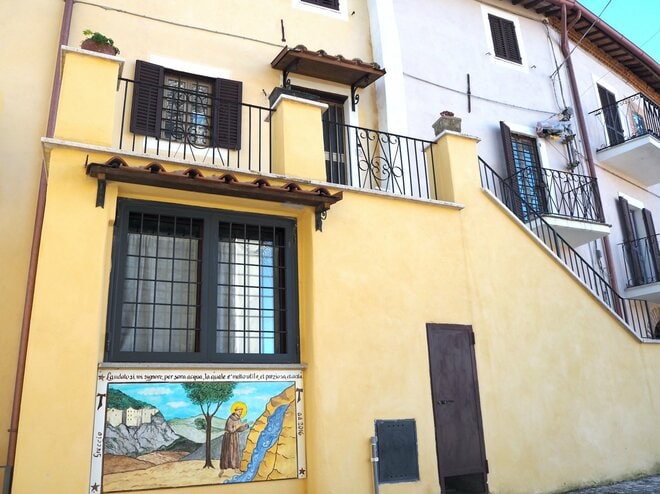 中世のまま時を止めた修道院などアペニン山脈の森と丘陵に囲まれたプレゼーぺの聖地ーグレッチョ巡礼ハイク【ブーツの国の街角で vol.44】の画像003