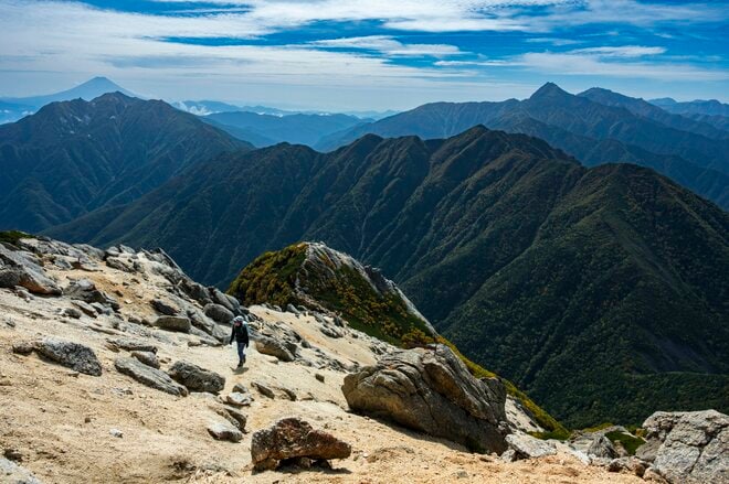 【登山】ここ数年で一番の美しさ「南アルプスの貴公子と女王の山岳紅葉」 日本の1-2-3位の高峰を望む  南アルプス・2025年の画像007