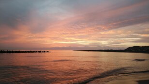 「世界で最も美しい湾クラブ」加入の「富山湾」に浮かぶ立山連峰！  富山県・雨晴海岸の無料キャンプ場からの「ご来光」絶景！