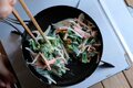 ＜ミニフライパンひとつで＞アウトドアでかき揚げにチャレンジ！【季節の外ごはん vol.35】の画像001